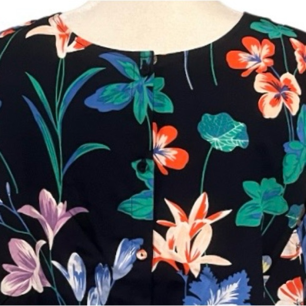 Talbots Spring Floral Back Button Down Blouse Navy Blue Multicolor Size 10 - Picture 5 of 7